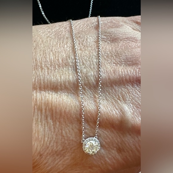 Diamond solitaire necklace white gold. - Picture 2 of 8